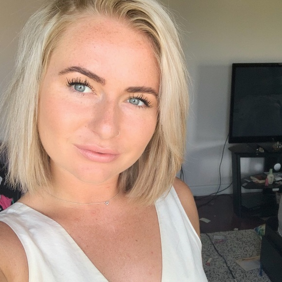 Meet your Posher, Jessica - Picture 1 of 1